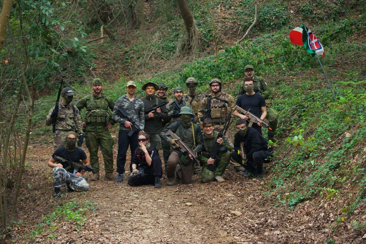 Operazione tattica nel bosco